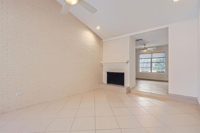 Photo - 3004 Maywood Cir