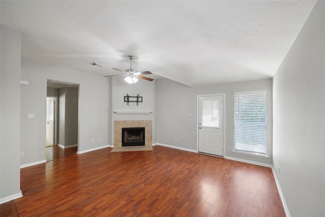 Photo - 10807 Twin Circles Dr