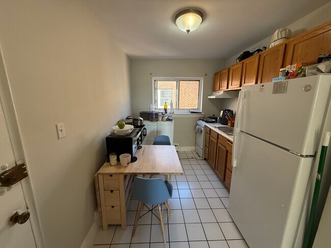 *Pictures are representative samples of the advertised unit. In some cases, the actual units you tou - 41 Selkirk Rd Unit 12Ac