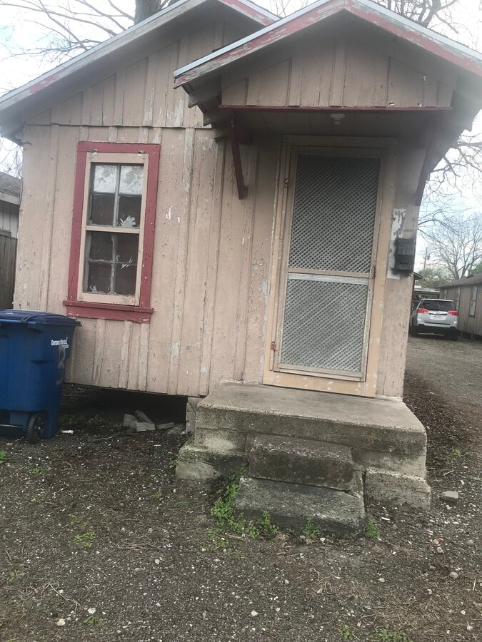 Photo - 2827 Mary St