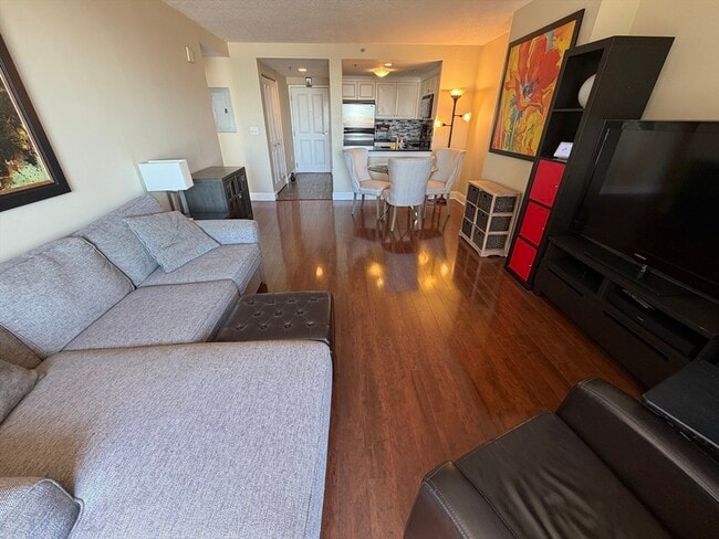 Photo - 10 Museum Way Unit 1923