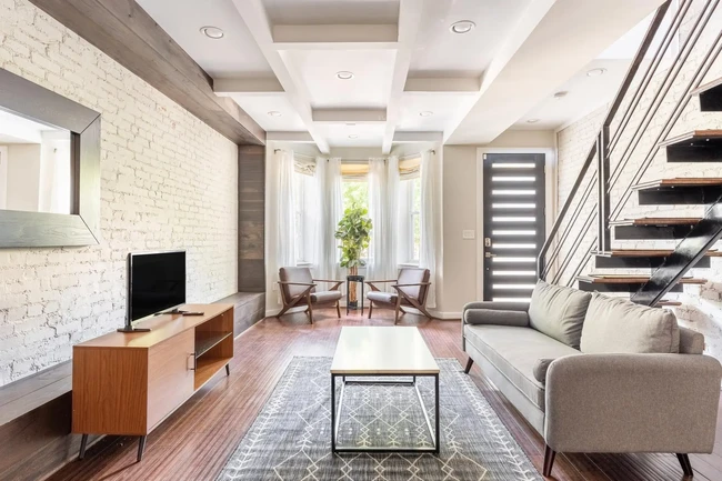 Living room with bay windows - 2207 Flagler Pl NW Townhome