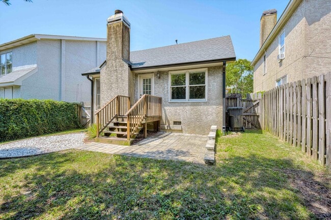 Photo - 1054 Hickman Rd
