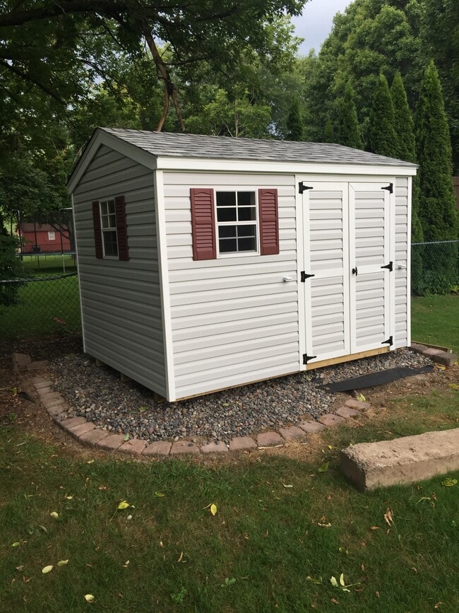 37 Royal View Dr