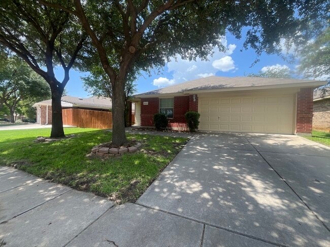 Building Photo - Remodeled & updated! 4/2/2