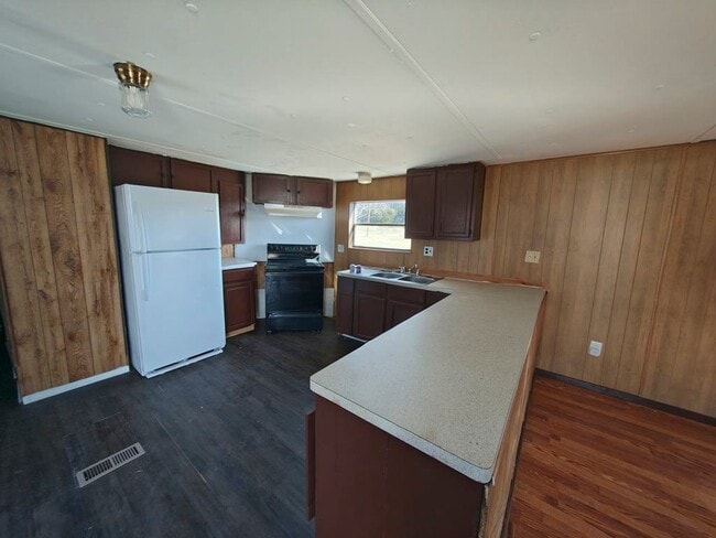 133 Private Rd 3376G