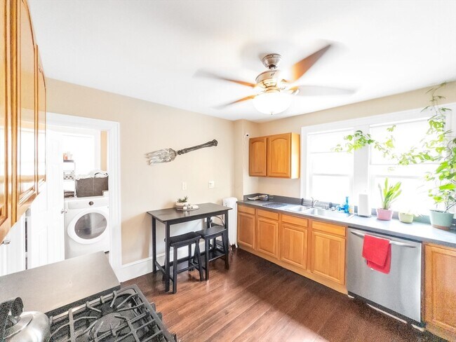 Photo - 24 Annafran St Unit 2