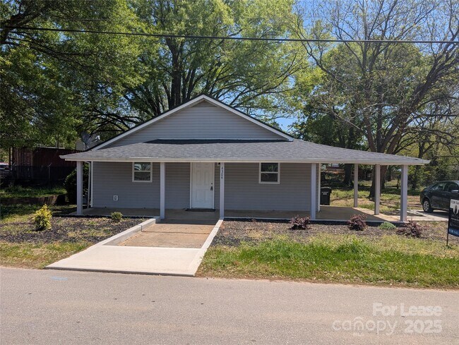 Photo - 4304 S Falls St House