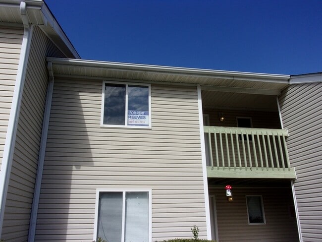 Building Photo - 1694 Eagles Pl Unit 202-F