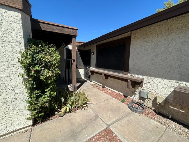 Building Photo - 4513 W McLellan Rd