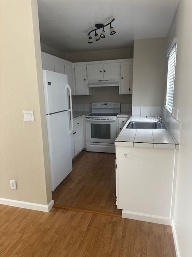 Photo - Beautifully remodeled 2 bedroom & 1 bath unit in the heart of Concord Unit 20