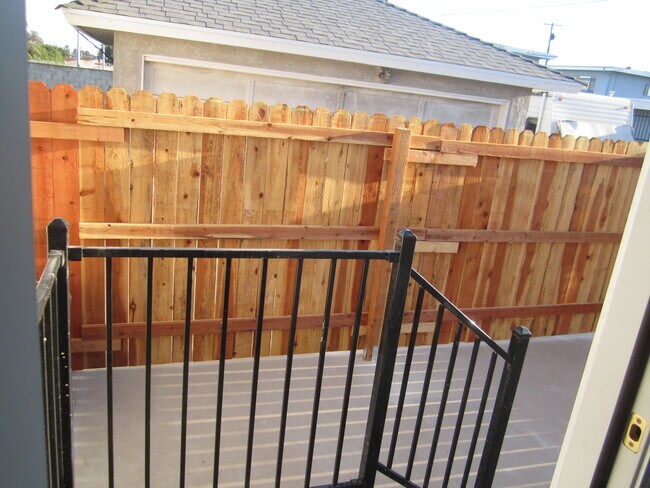 Photo - 720 W 214th St