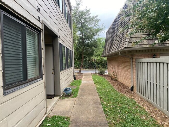 Photo - Beautiful 2 Bedroom / 2 Bath Apartment in Green Hills Under $2000!