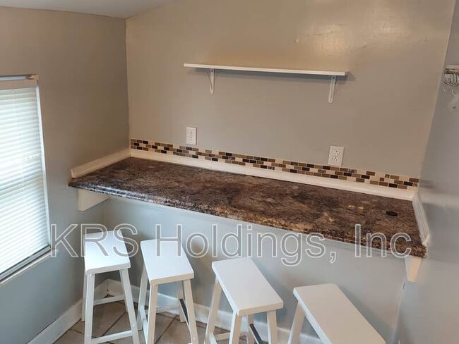 Photo - 607 Winthrop St Unit Apt 2