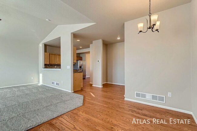 Photo - 708 Finch Dr