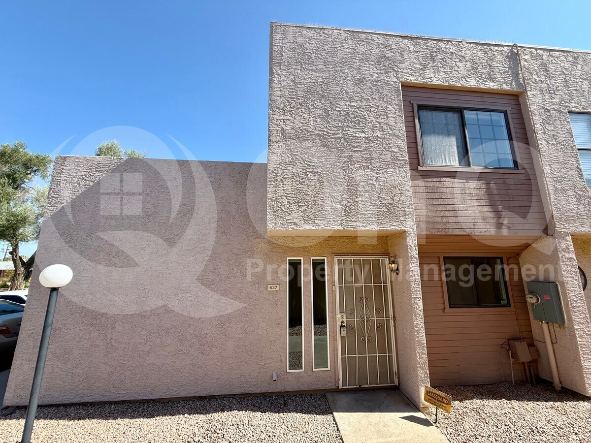 Photo - 637 W 13th St
