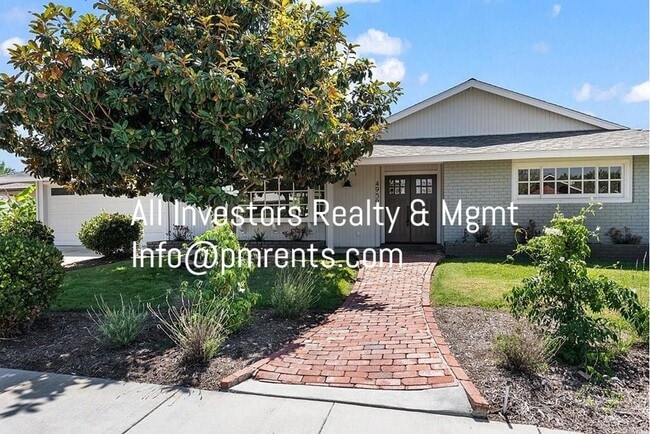 Building Photo - 4959 Park Dr