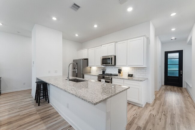 Building Photo - 516 Bristol Tide Ct