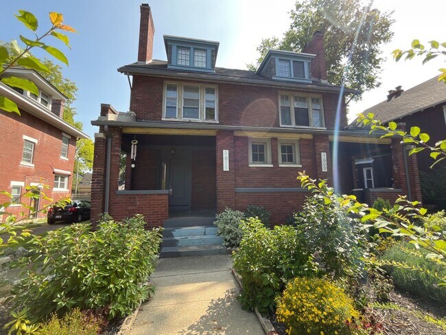 Photo - 1609-1611 Clifton Ave Unit 1611