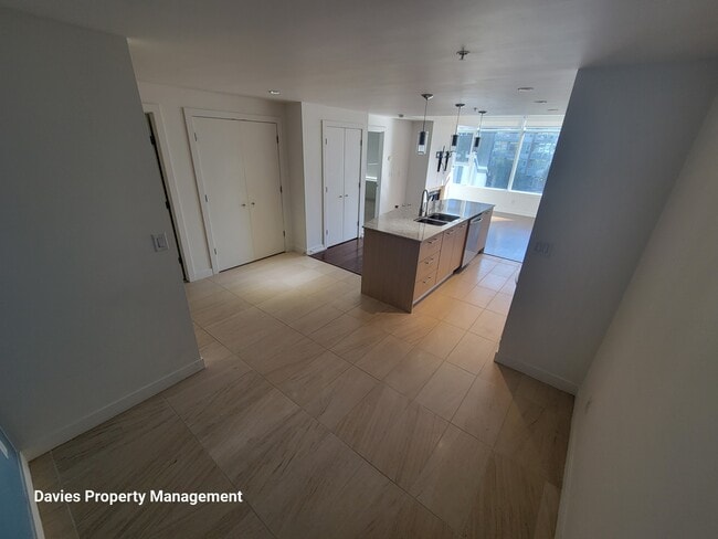 Photo - 2612-2109 109 St NW