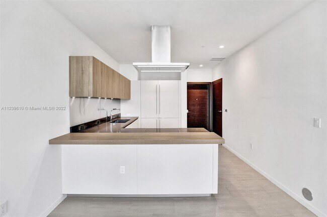 Photo - 1000 Brickell Plz
