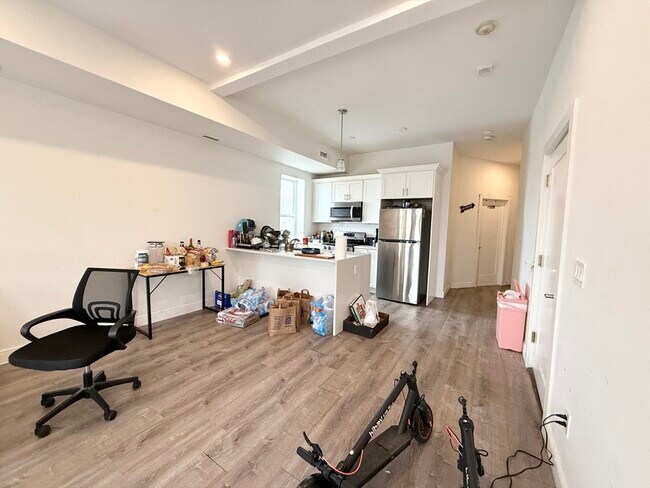 Building Photo - 301-305-305 Dudley St Unit 8 Rental