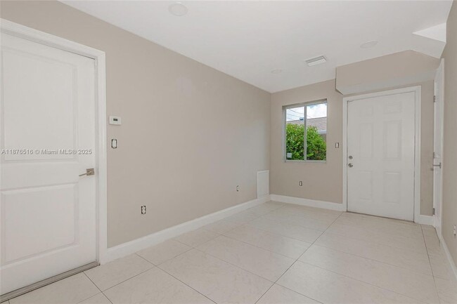 Photo - 815 NW 3rd Ave Unit 813