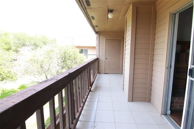 Photo - 10555 Turtlewood Ct Unit 1001