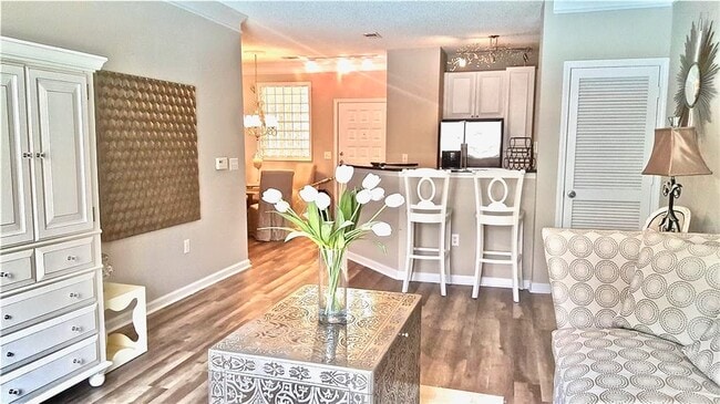 Building Photo - 10 Perimeter Summit Blvd NE Unit 4240