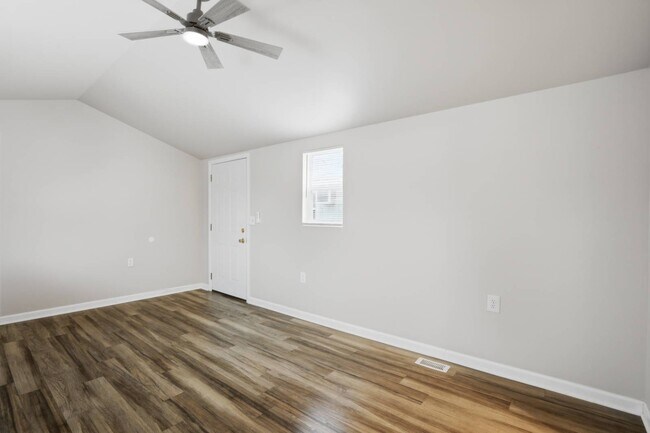 Photo - 22600 Middlebelt Rd