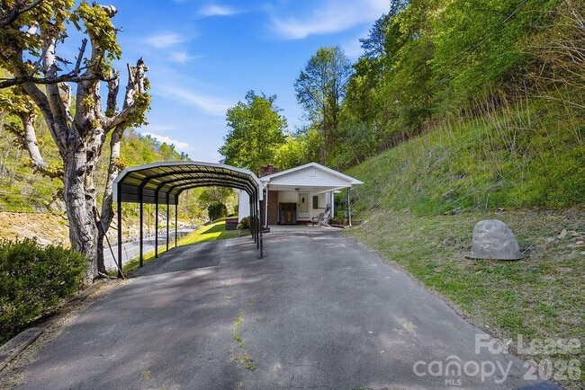 Photo - 8830 US-19W