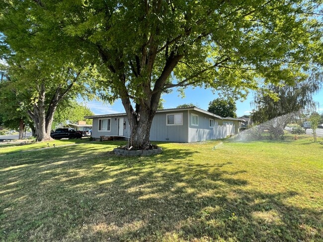 Photo - 1215 S Eastlake Dr