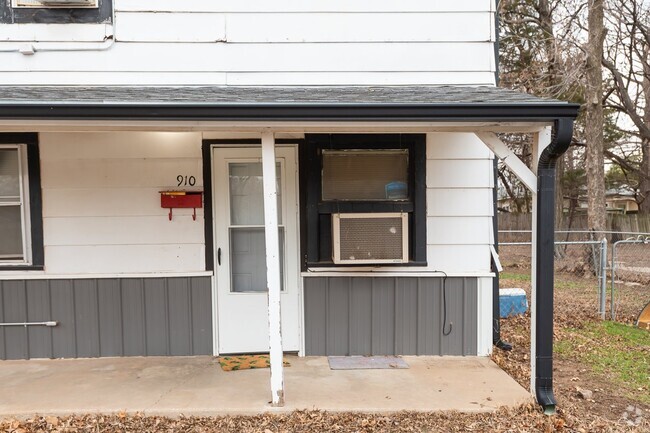 Building Photo - "Charming 2-Bed Duplex in Stillwater!" Rental