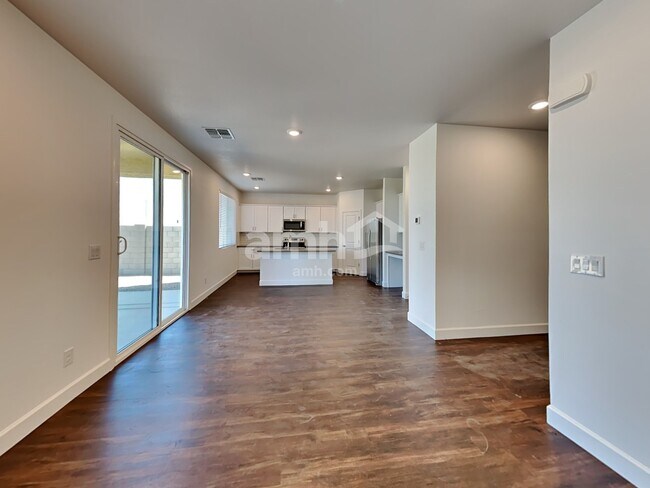 Photo - 17122 Puget Ave