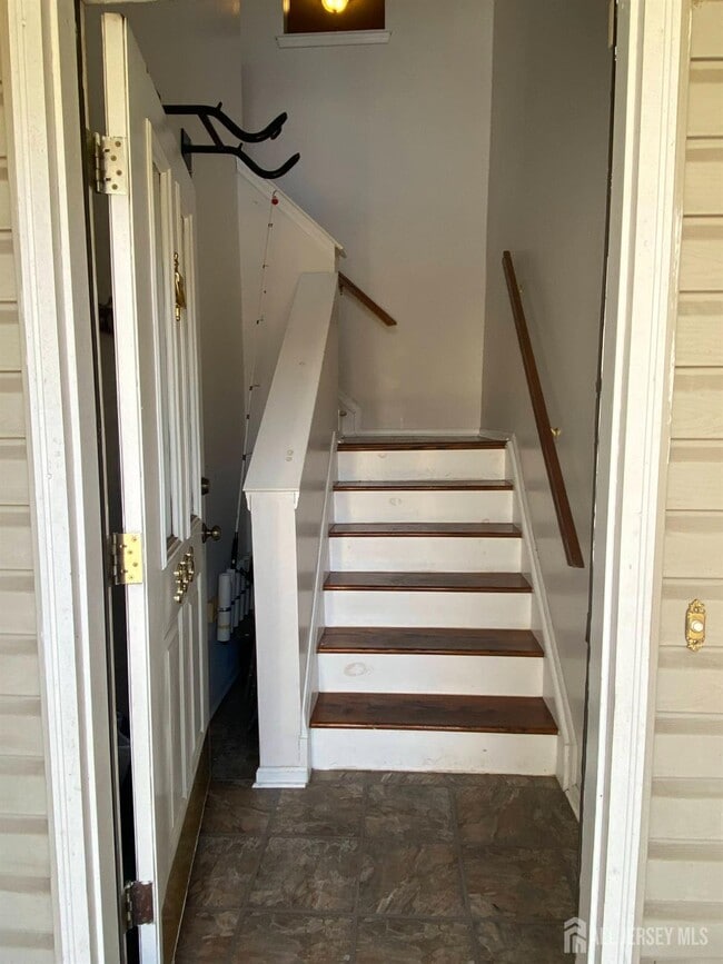 Photo - 333 Bowler Ct