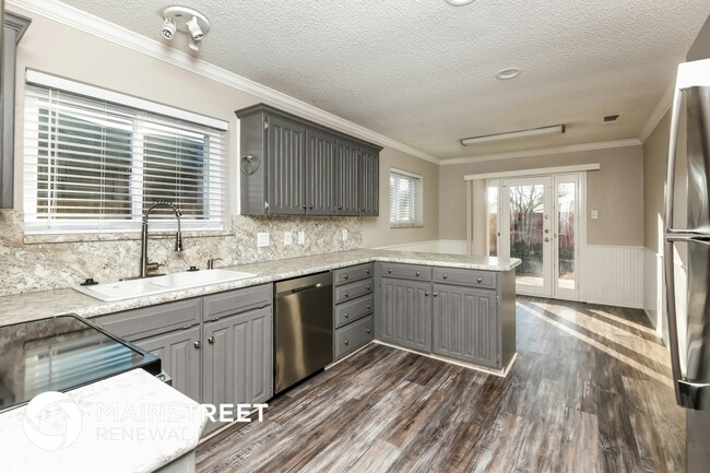 Photo - 3813 Clear Brook Cir