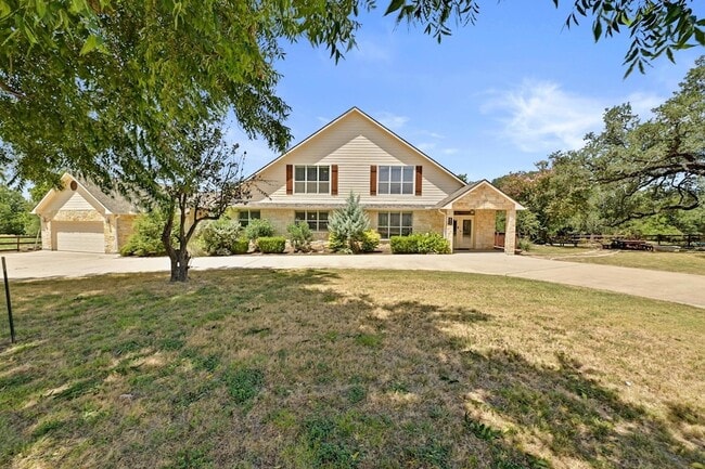 Building Photo - 211 Moore Ln
