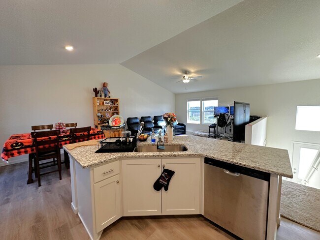 Photo - 39618 Fallbrook Ave