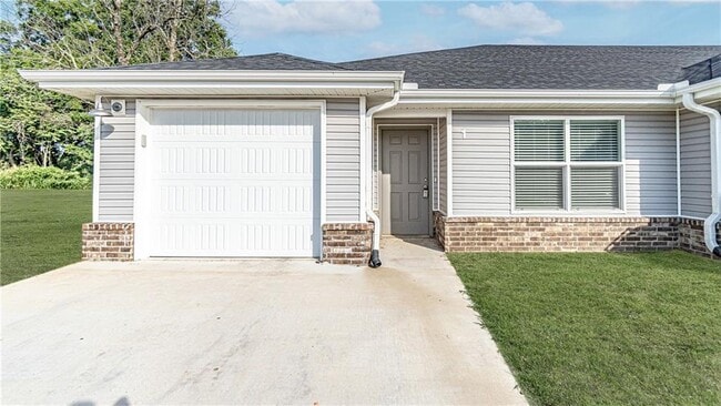 Building Photo - 640 Hidden Springs Dr Rental