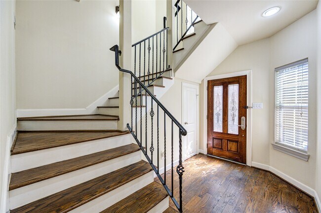 Photo - 5813 Washington Ave