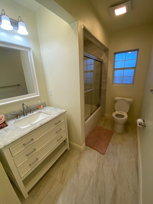 Photo - 3654 52nd St