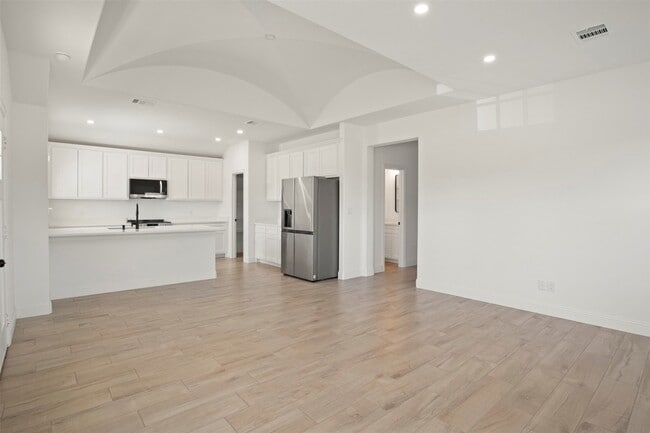 Photo - 338 S 3rd St
