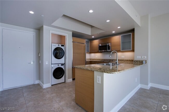 Building Photo - 222 Karen Ave Unit 2303 Rental