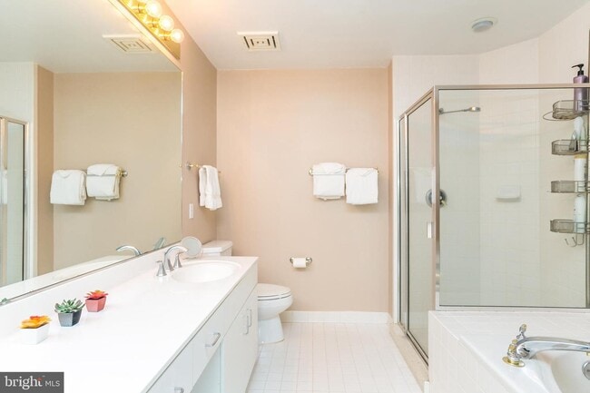 Photo - 100 Harborview Dr Unit 414