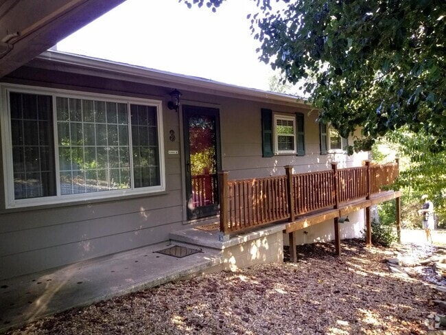 front of house - car port, raised porch area, peach tree - 3 Morris Ln Rental