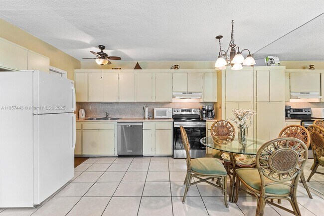 Photo - 221 SE 9th Ave Unit 202