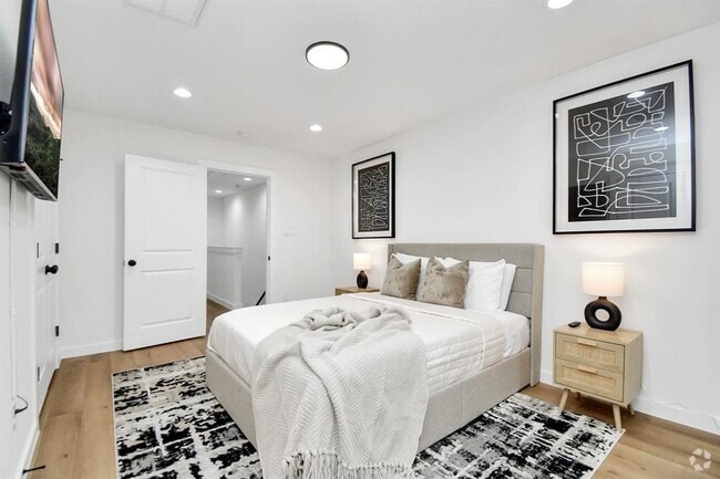 Building Photo - 8109 Ethel St Unit B Rental