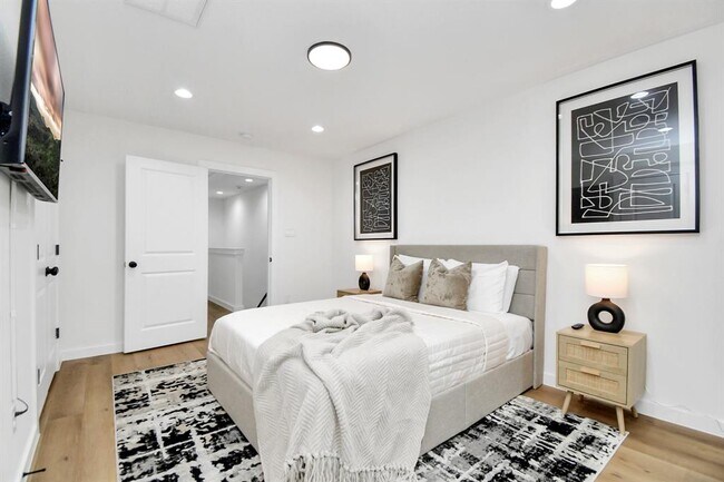 Building Photo - 8109 Ethel St Unit B Rental