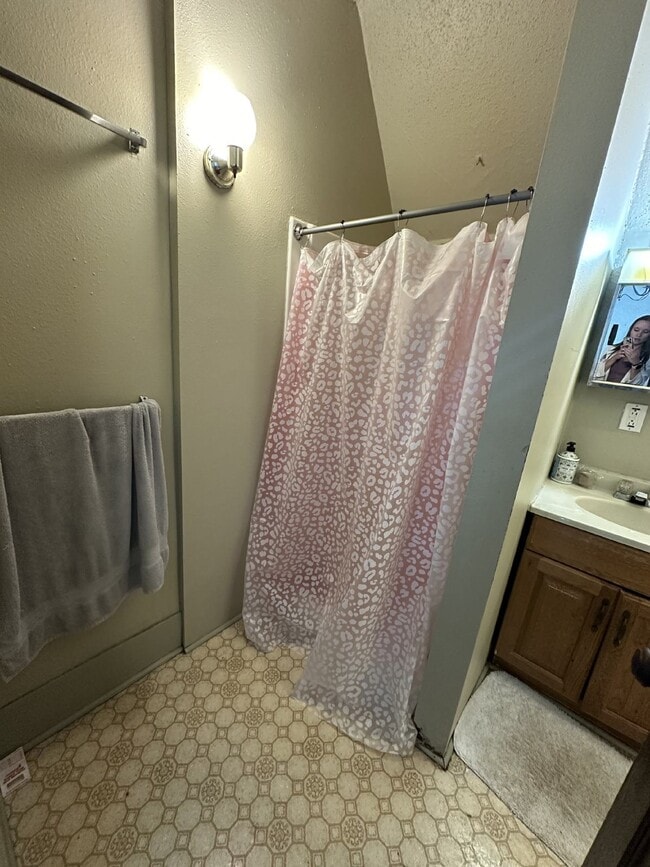 Photo - 3 Bed 1 Bath duplex close to UWEC!