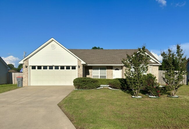 Beautiful Move In Ready 3 Bed 2 Bath for R... - Beautiful Move In Ready 3 Bed 2 Bath for R... House